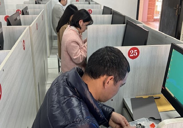 &#20122;&#23089;&#20307;&#32946;